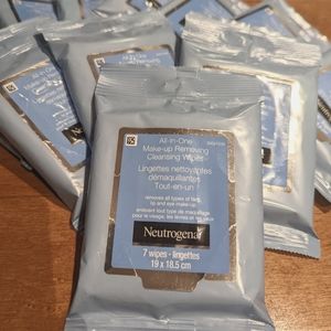 Neutrogena Make-up Wipes (set of 10 packs)
